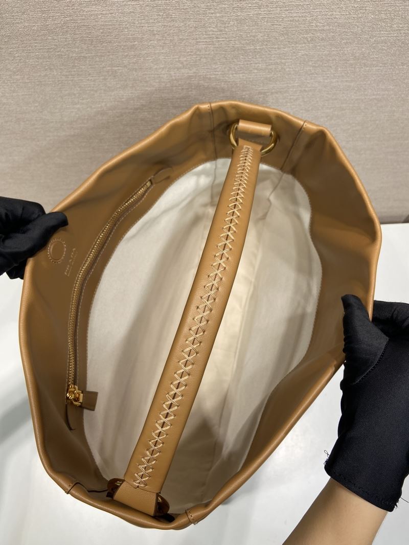 Pra*a tote bags